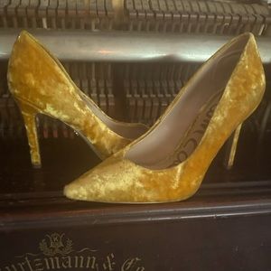 SAM EDELMAN VELVET HEELS YELLOW GOLD size7.5 worn once pristine #crushed #velvet